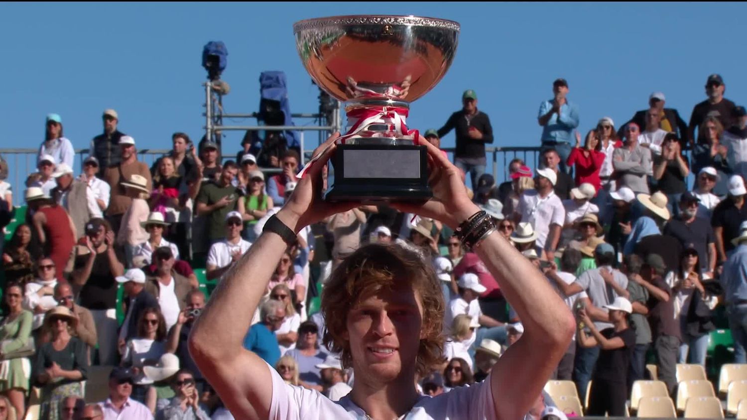 Andrey Rublev remontó y se quedó con el título