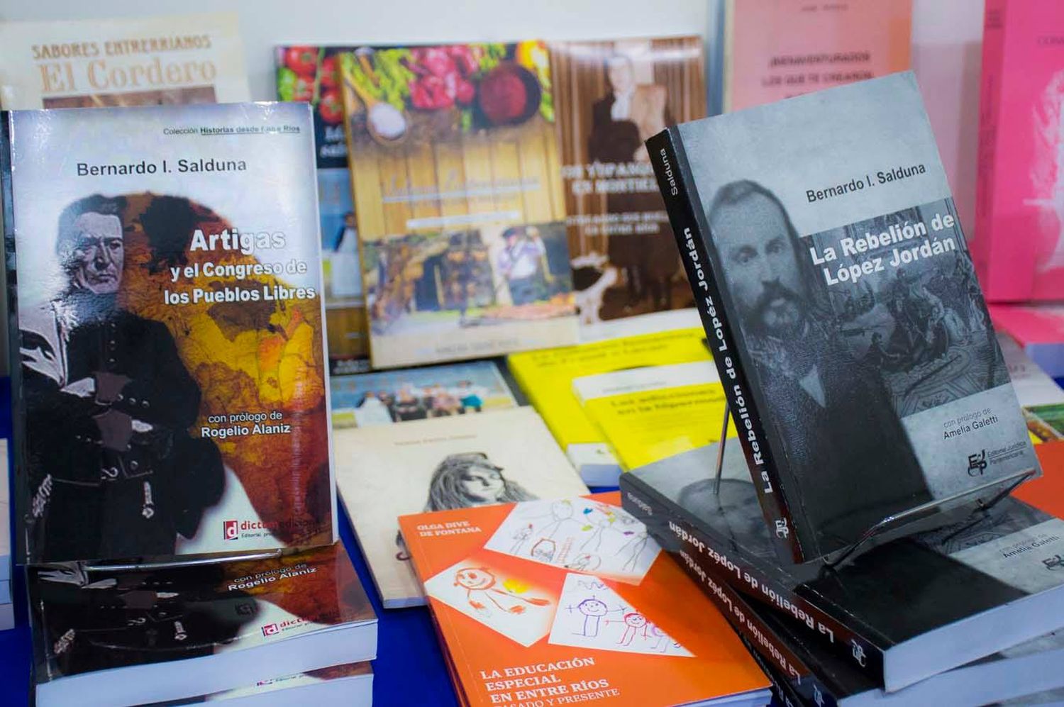 La XII Feria del Libro "Paraná Lee" inaugura un espacio de cultura y creatividad