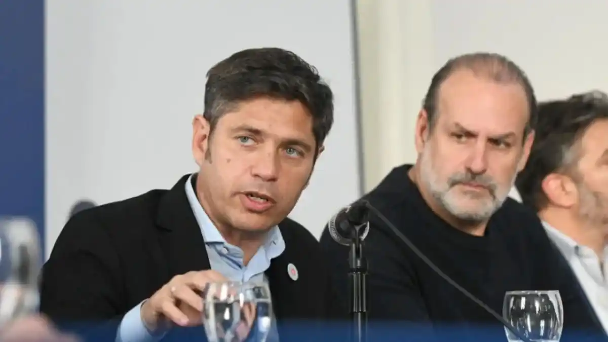 El gobernador Axel Kicillof junto al intendente Federico Susbielles. - Emmanuel Briane / La Nueva -