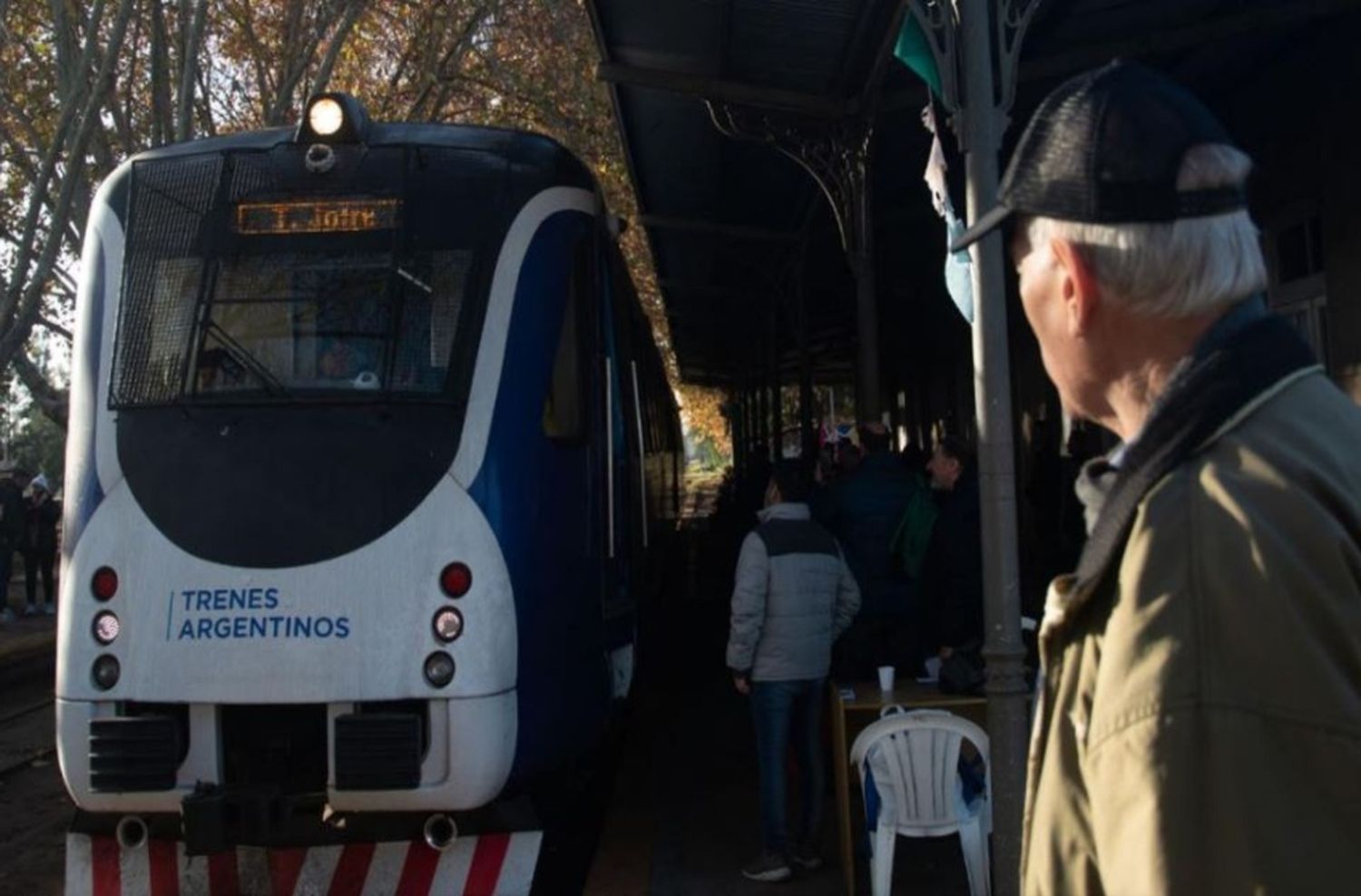 El primer tren turístico de Buenos Aires ya transportó casi 2 mil pasajeros