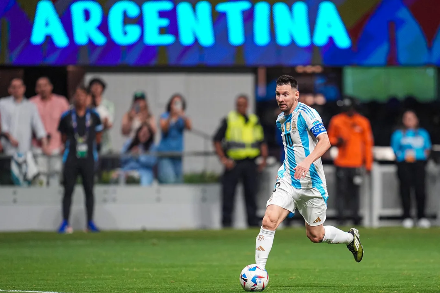 Lionel Messi durante el partido frente a Canadá