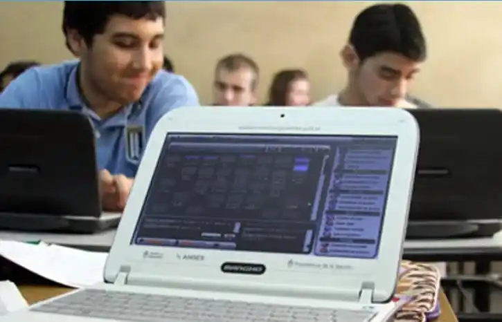 Comienza el lunes la entrega de netbooks, pero el acto será el 25 en la Secundaria 3 de Quequén