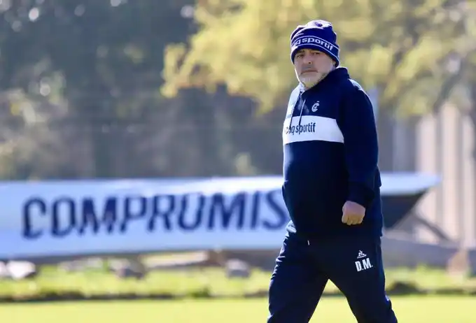 Maradona piensa en Talleres