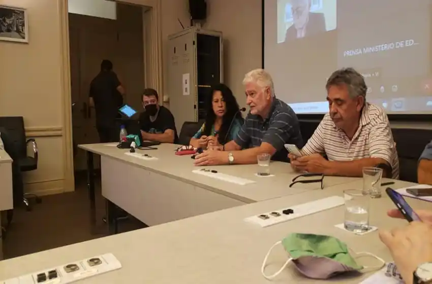 Paritarias: docentes e investigadores de universidades nacionales rechazaron  la propuesta del Gobierno