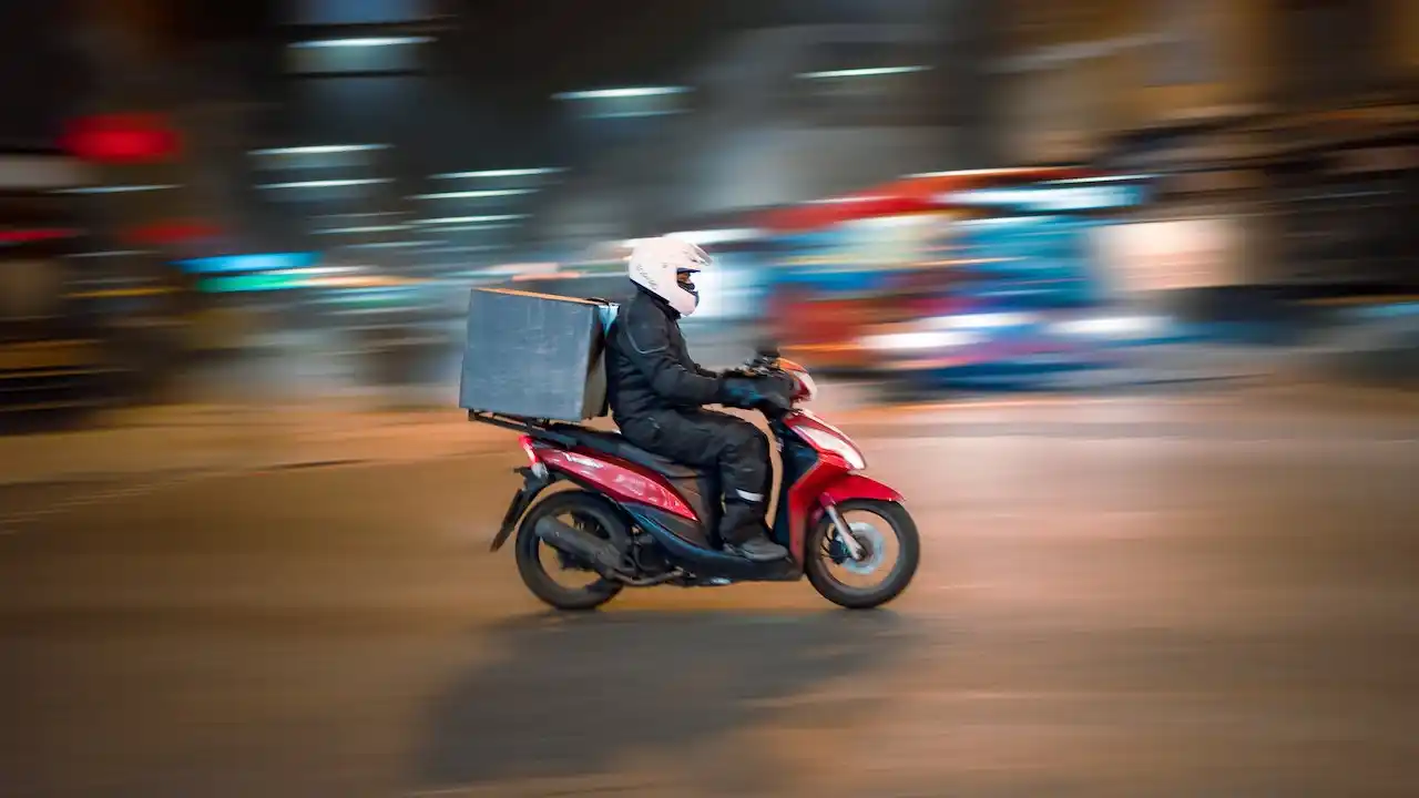 “¿Quién controla a los motoqueros?”