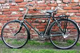 300 kilómetros en bicicleta para salvar a su hijo