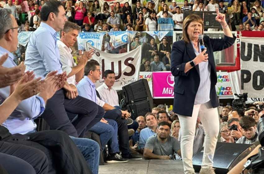 Echaron a Patricia Bullrich el barrio de Emerenciano Sena tras la derrota de Capitanich en Chaco