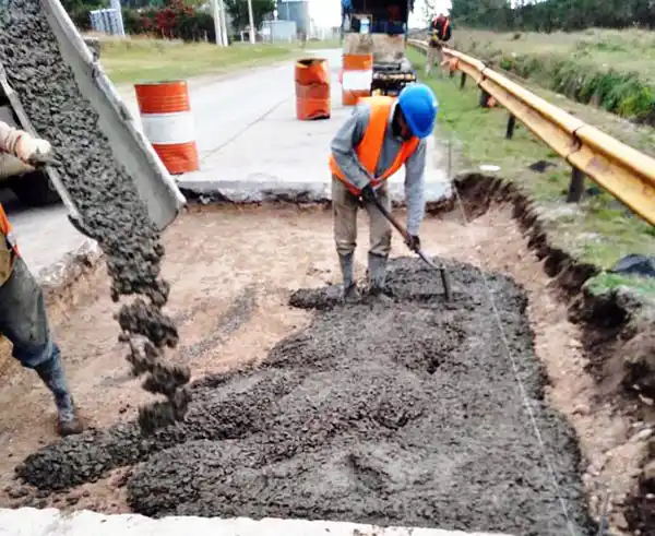 Repavimentación. En el acceso a La Dulce