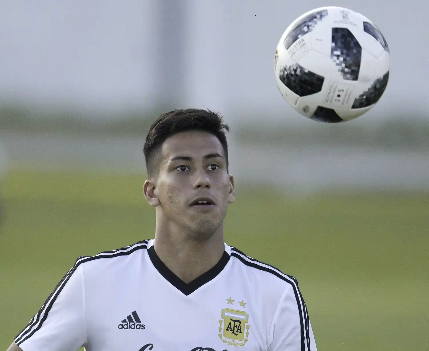 Desde el piso y para atrás: el lujo de Maximiliano Meza