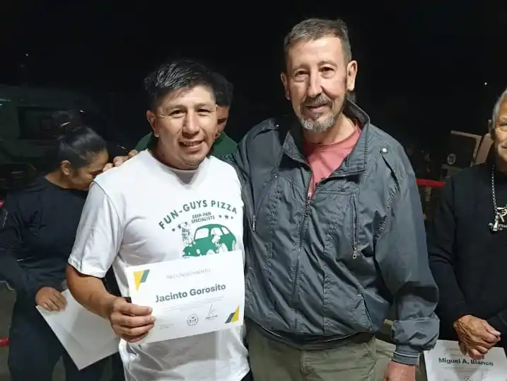 NOCHE DE BOX Y RECONOCIMIENTOS sunchales