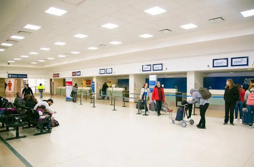 Arribará este domingo el primer vuelo a Mar del Plata con la pista ya reparada