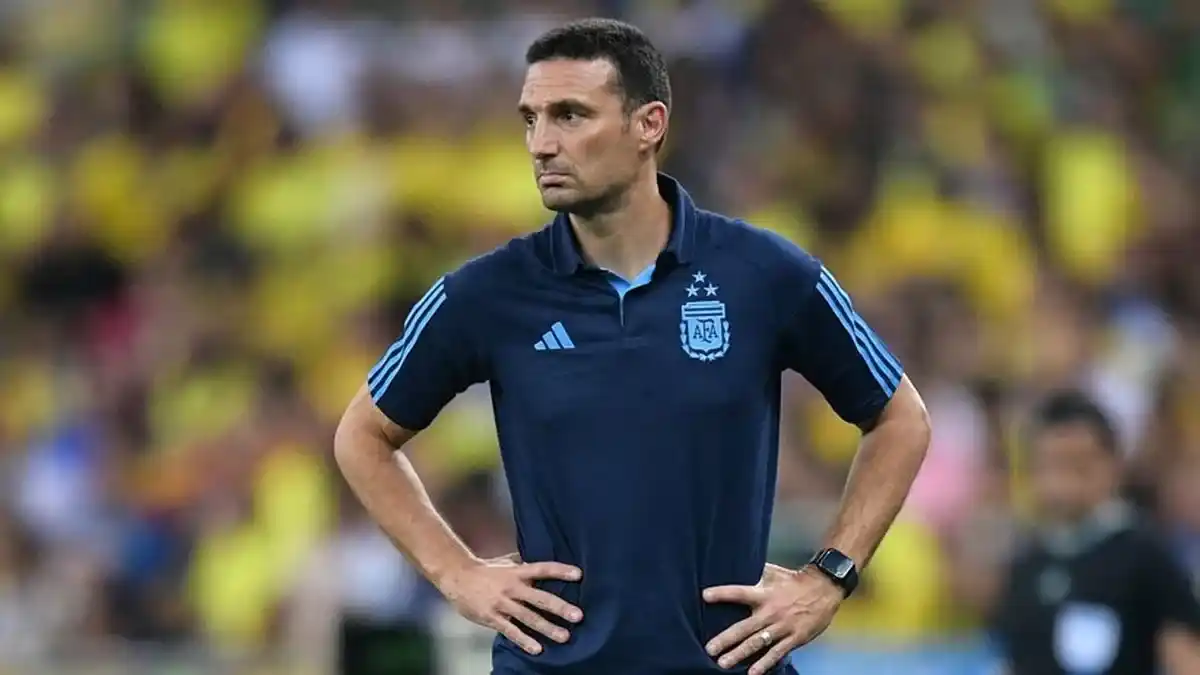 El entrenador de la Selección Argentina, Lionel Scaloni, definió la lista de 26 jugadores que estarán presentes en la Copa América que se disputará desde este jueves 20 de junio hasta el 14 de julio en Estadios Unidos