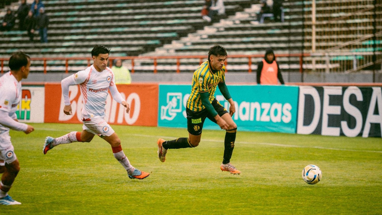 Se enfrentan por la undécima fecha del Torneo Clausura a las 21.15 en Santa Fe.