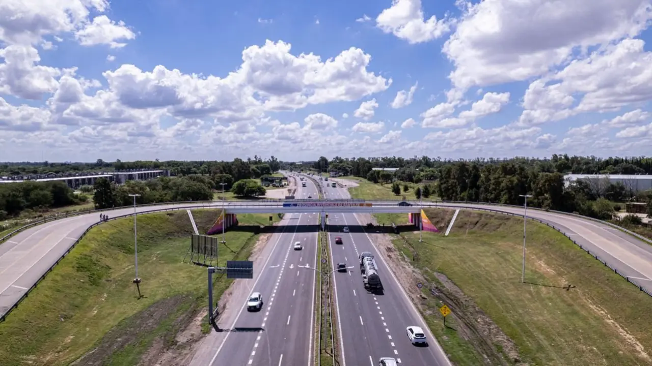 Corte y desvíos en una mano de la autopista Rosario-Santa Fe este sábado: cuál es el tramo afectado