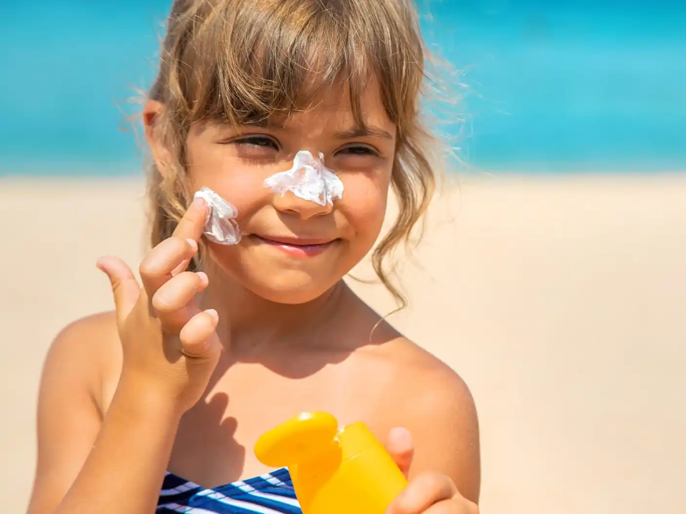 Cuidar la piel desde chicos: claves para prevenir daños solares desde la infancia