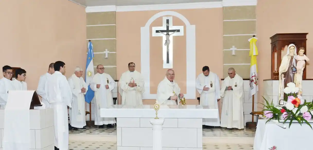 Dedicación y consagración del altar