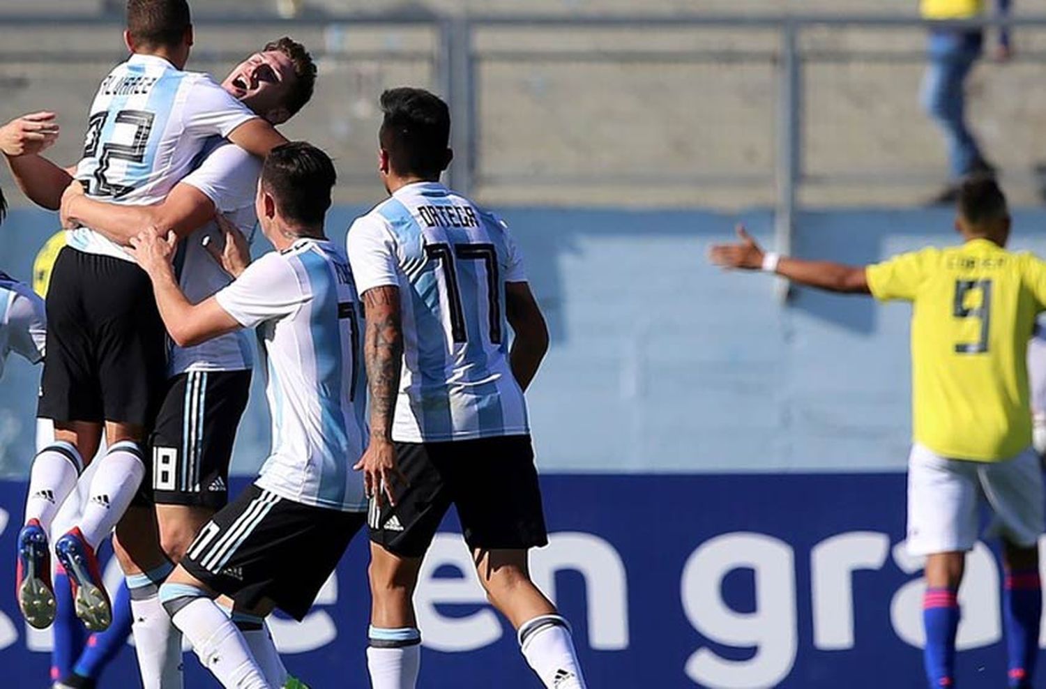 Argentina venció a Colombia y se acomodó en el Hexagonal final