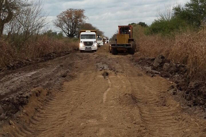 Vialidad trabaja para mejorar la transitabilidad en caminos del departamento Nogoyá
