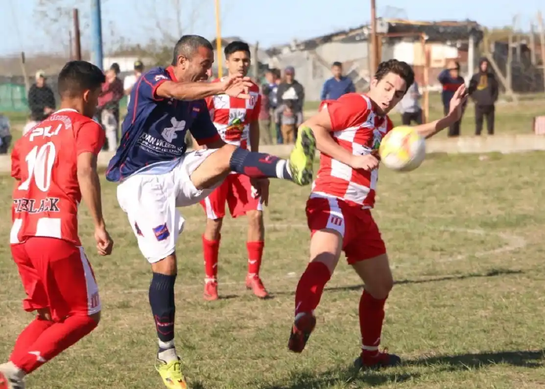 Sud América goleó a Black River y quedó a tiro del primer ascenso
