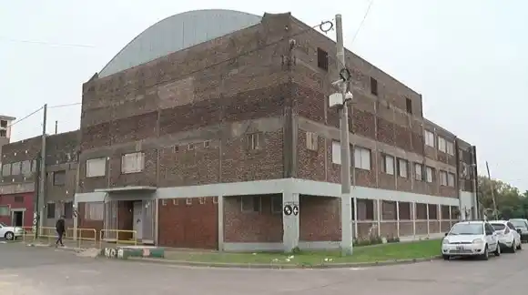 Rosario: suspendieron las clases en una escuela porque les robaron los cables de la bomba de agua