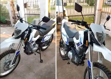 Mientras trabajaba le robaron la moto delante de su vista