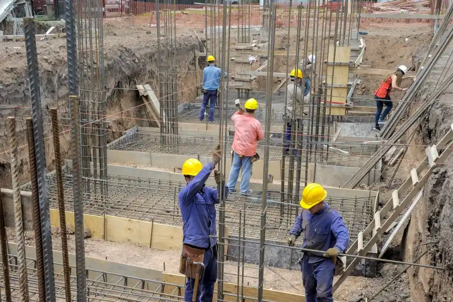Los precios mayoristas saltaron 54% en diciembre y los de la construcción un 30,1%