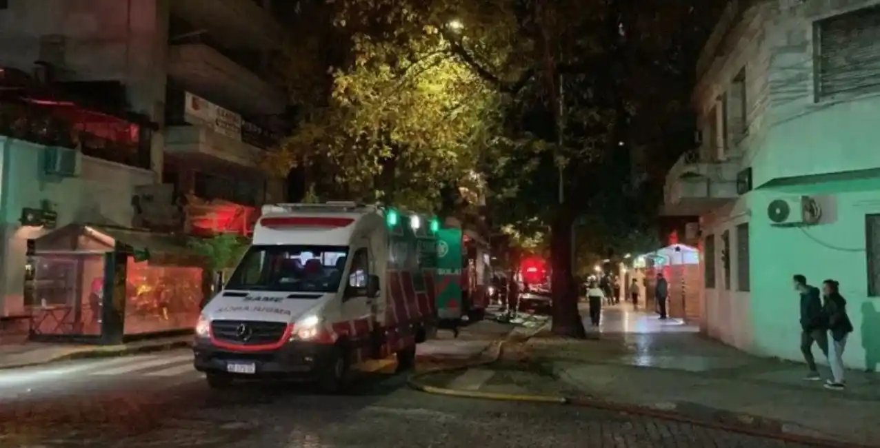 Trágico incendio en un geriátrico de Villa Urquiza: tres mujeres muertas