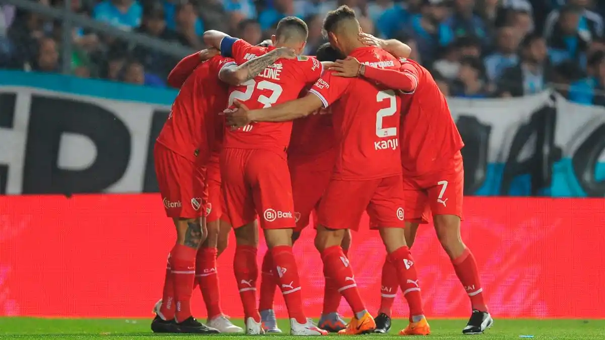 Independiente jugó a lo grande, le ganó a Racing en el Cilindro y empieza a olvidarse del descenso