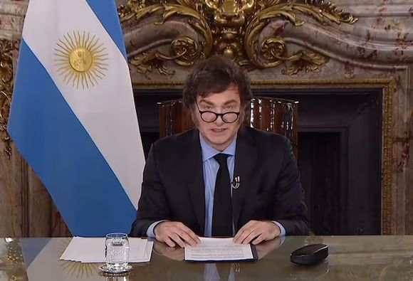 Milei anunció medidas para garantizar el déficit cero y cuestionó al Congreso