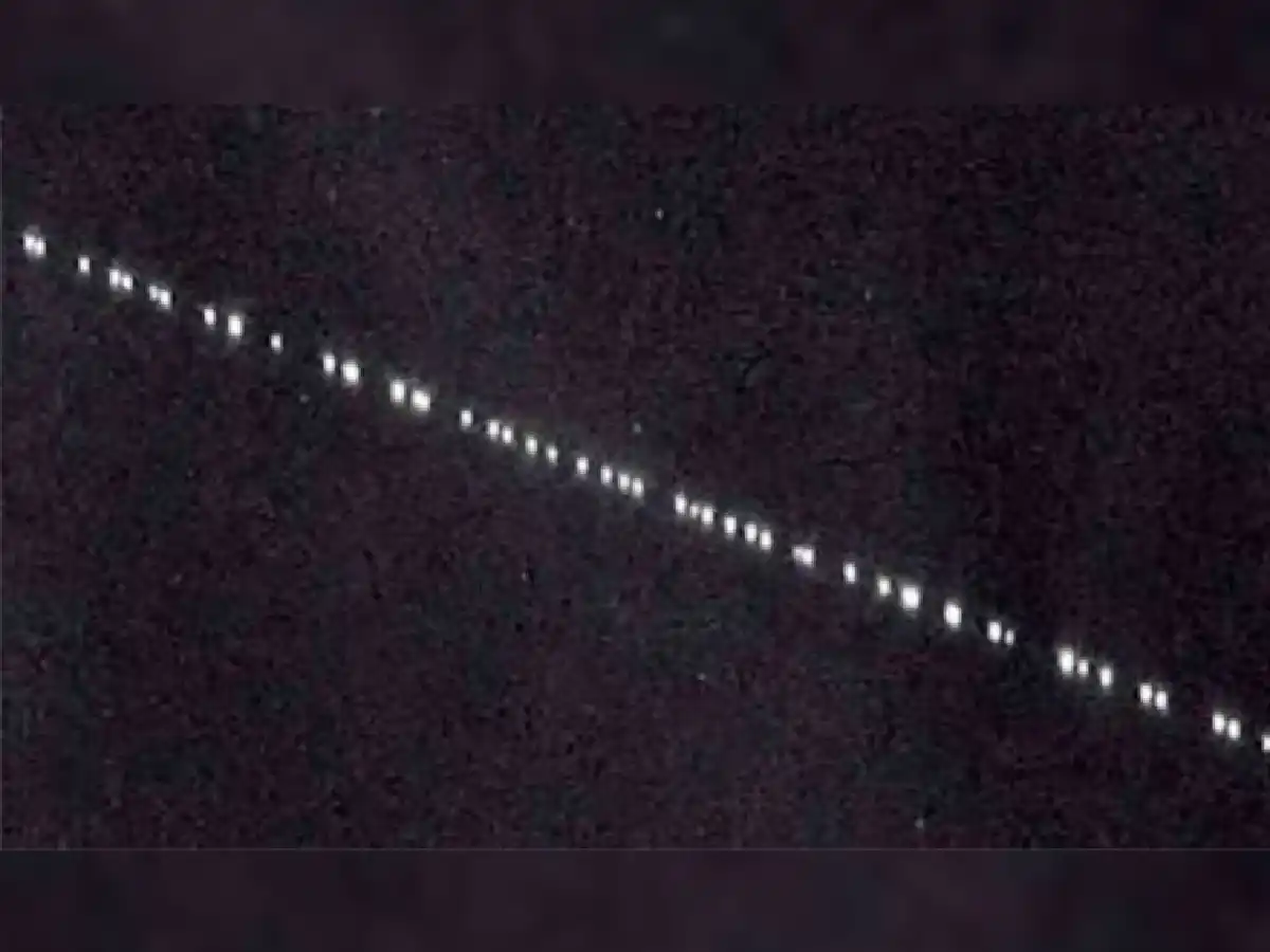 Un "enjambre" de satélites norteamericanos atravesó la ciudad