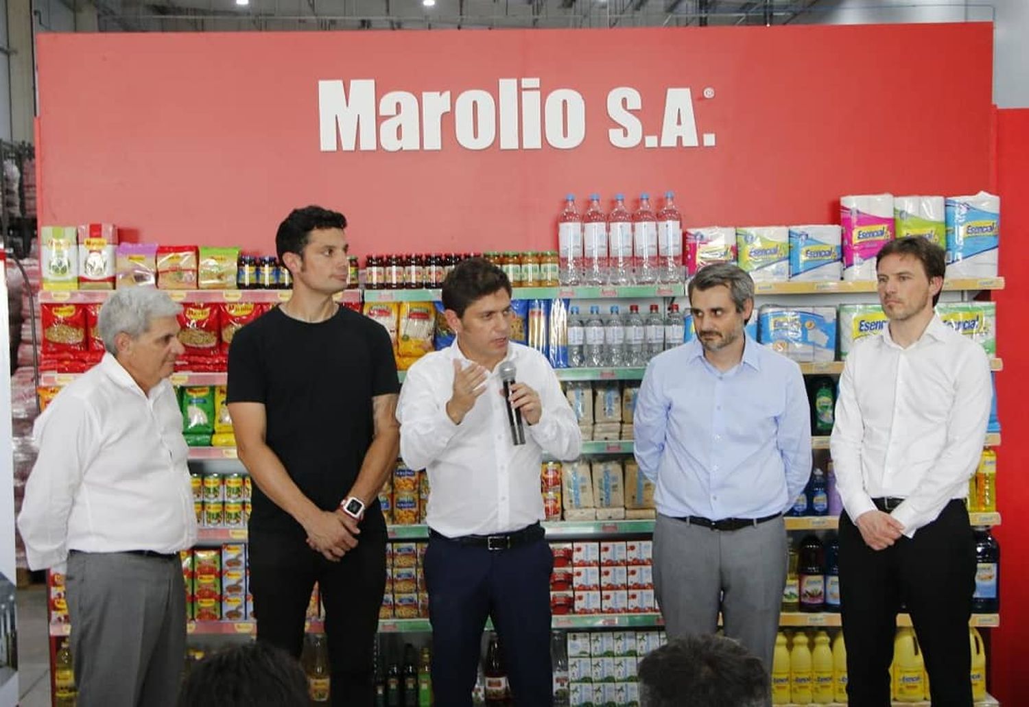 Primera visita como gobernador de Kicillof a General Rodríguez en planta de fideos