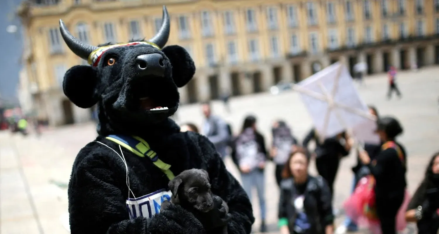 Una de las manifestaciones en Bogotá. Crédito: Luisa González/Reuters