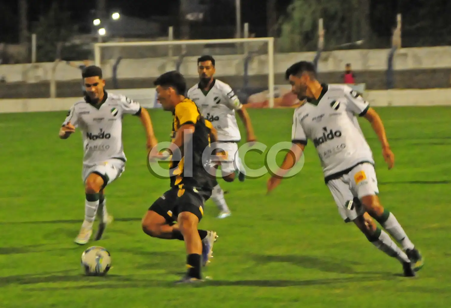 Lucas Vallejo fue titular en los tres partidos de Santamarina.
