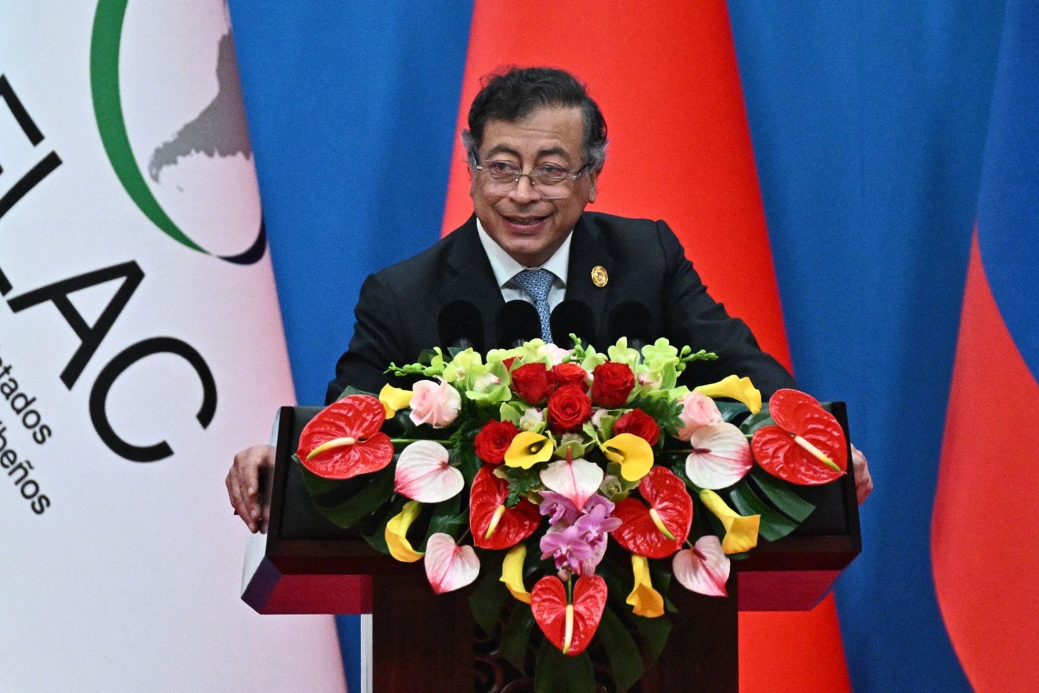 Petro aboga desde China por una diplomacia «libre de autoritarismo y de imperialismos»