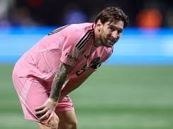 Nueva lesión muscular para Leo Messi que preocupa a Scaloni.