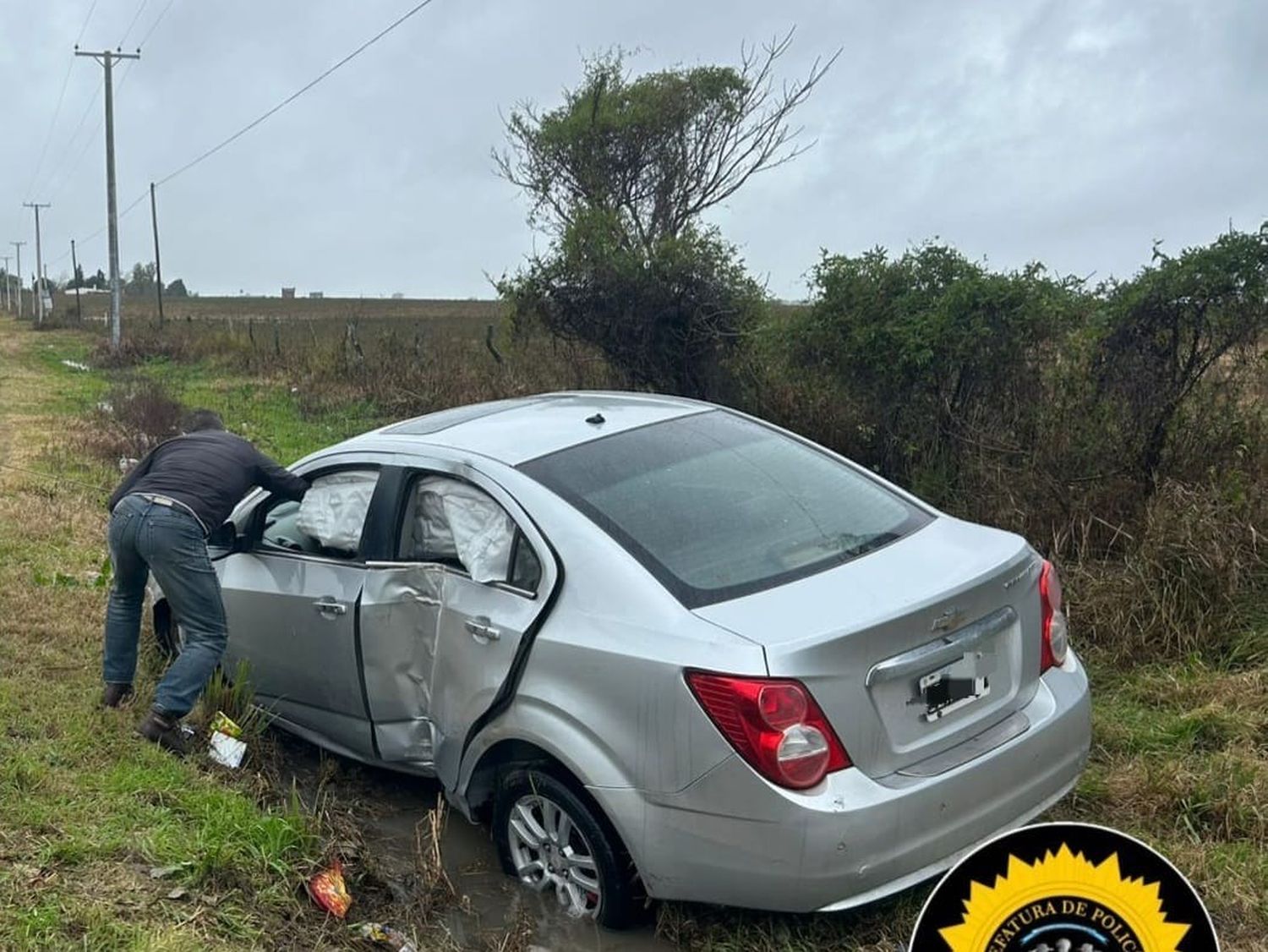 Accidente en Ruta Provincial 35: un conductor chocó contra una columna de alumbrado en Ramírez