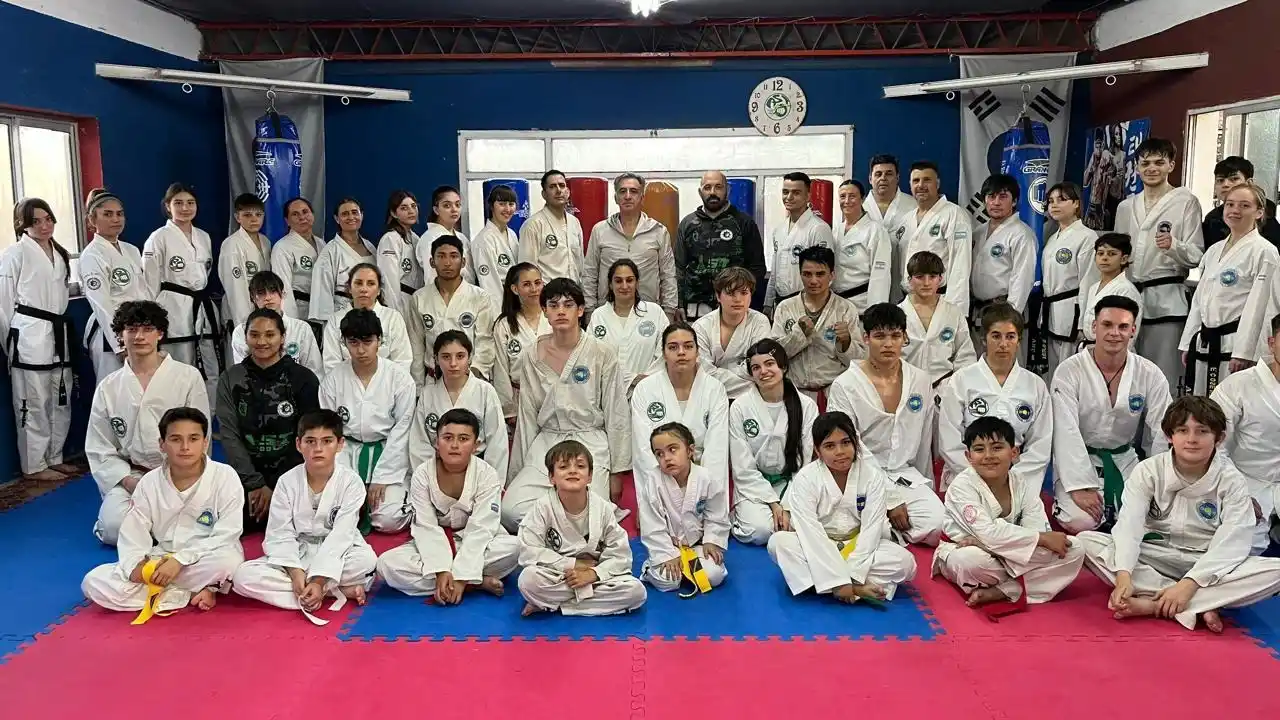 Importante delegación. De la Academia Correa del Club Huracán, que competirá en Mar del Plata