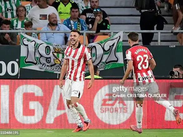 Athletic Bilbao ganó y llegó a la punta