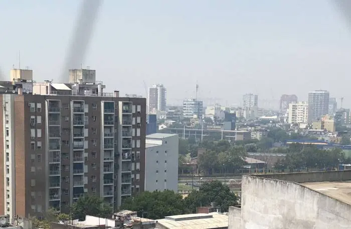 El humo de los incendios en el Delta inunda CABA  y la zona norte bonaerense