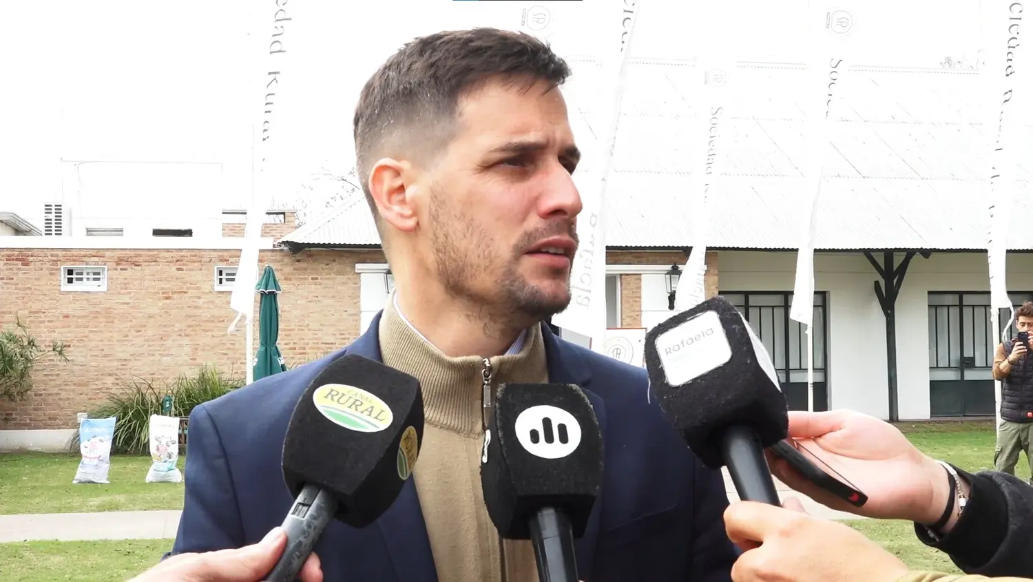 Viotti pidió “reglas claras” para acompañar a la producción en el Seminario Internacional de Lechería