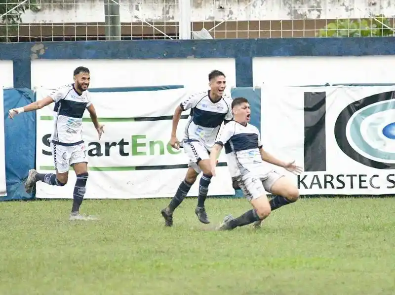 San Martín se quedó con el
segundo duelo de formoseños