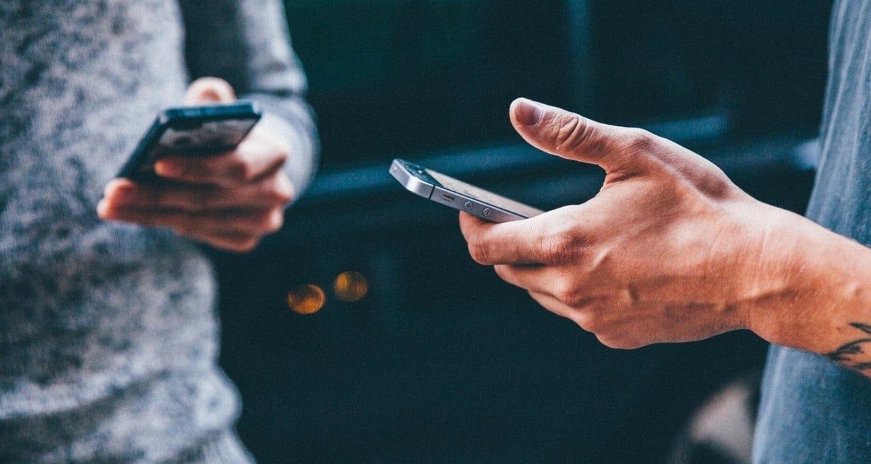 La adicción al juego alcanza a niños y adolescentes a través de un dispositivo tan común como el celular.