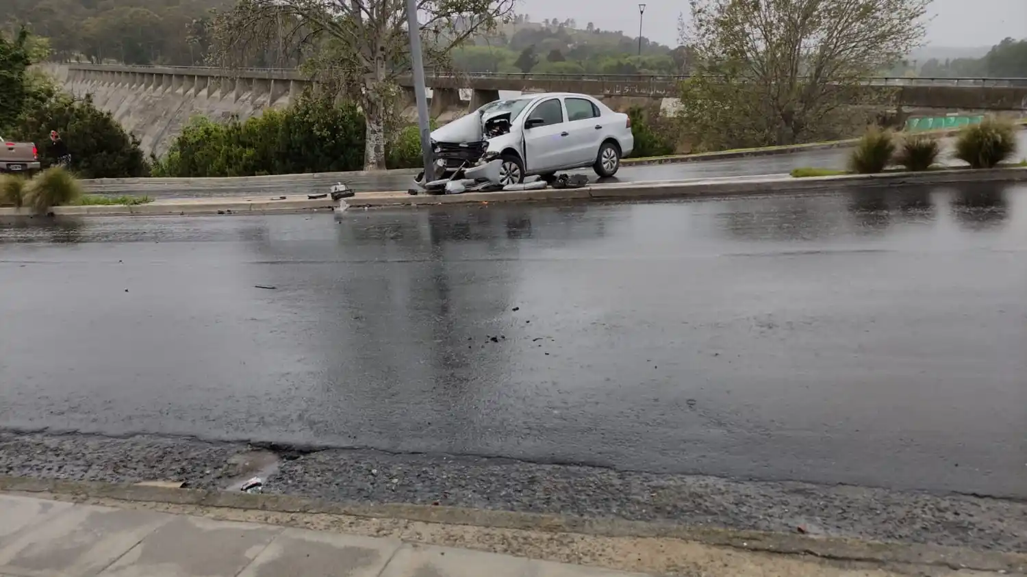 El conductor fue identificado como Carlos Romero, de 24 años.