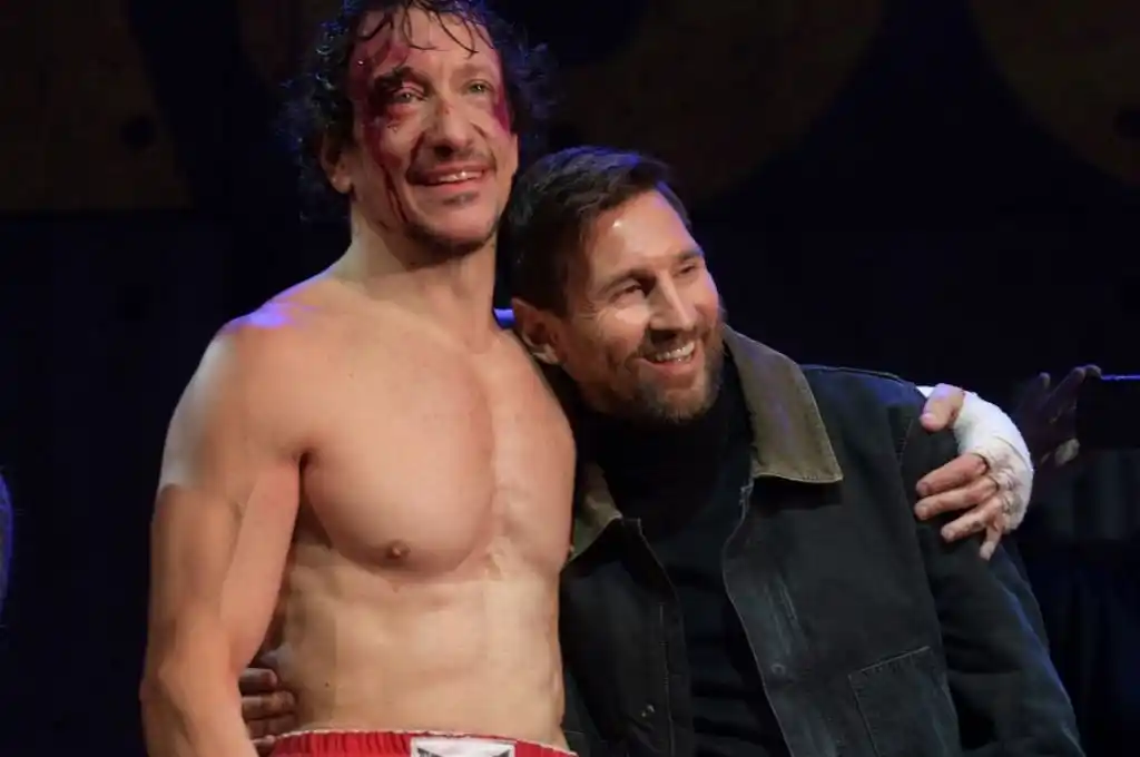 Lionel Messi junto a Nico Vázquez