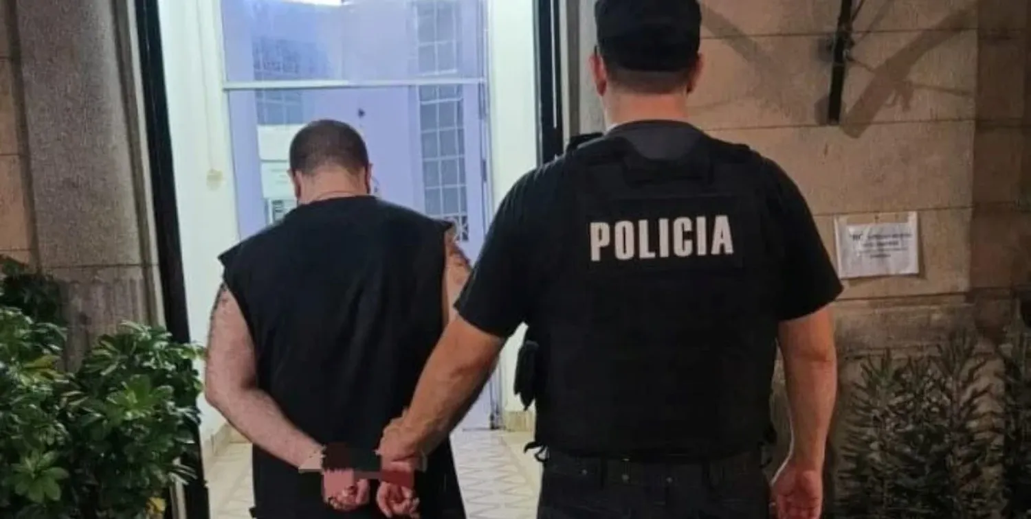 Olvidó una cartera en la sala de espera del hospital Cullen y se la robaron: el ladrón cayó con más de 100 mil pesos