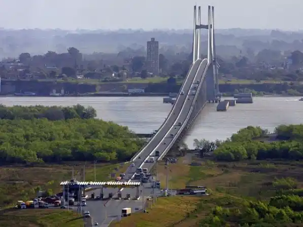Termina la concesión del peaje del puente Rosario-Victoria y hay reclamos por despidos