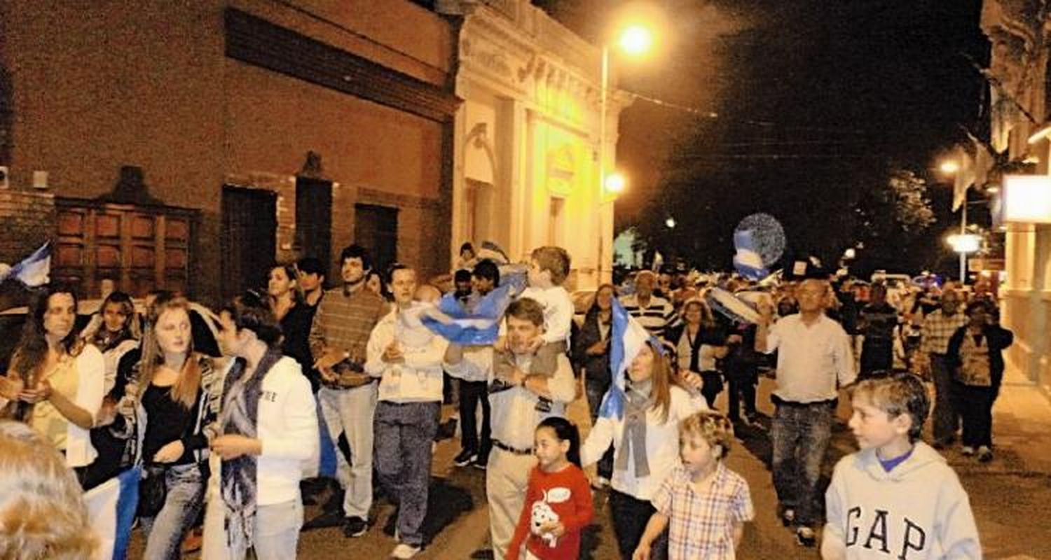 Con banderas, pancartas y cacerolas el 18A se vivió en San Pedro