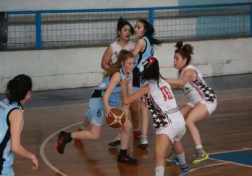 Juventud Unida se metió entre los doce mejores equipos del país