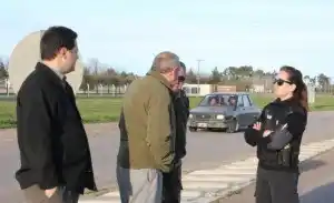 Coronel Suárez: Intendente dispuso policías que avisan a conductores sobre el mal estado de Ruta 67