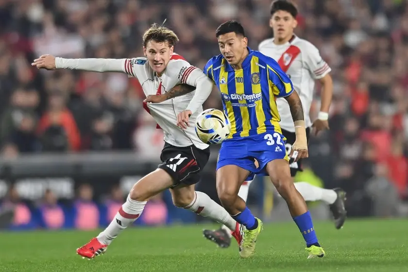 Dos técnicos en la mira: Central chocará ante River con Almirón y Coudet en la cuerda floja
